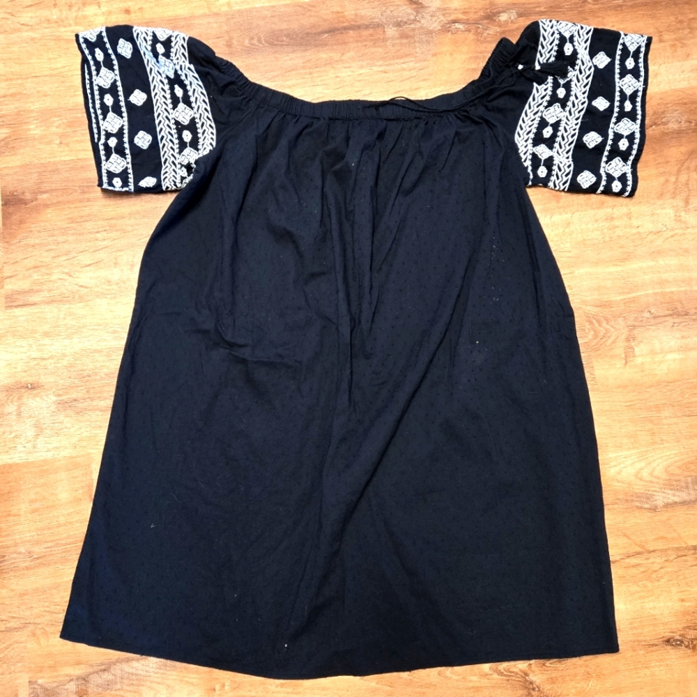 Old Navy XXL Black Off-Shoulder Dress with Embroidered Sleeves